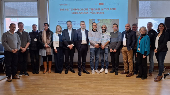 Le Cniel et l'ENV de Toulouse ont signé une convention de partenariat, afin de promouvoir la production laitière et le métier en milieu rural au sein de l'enseignement vétérinaire.